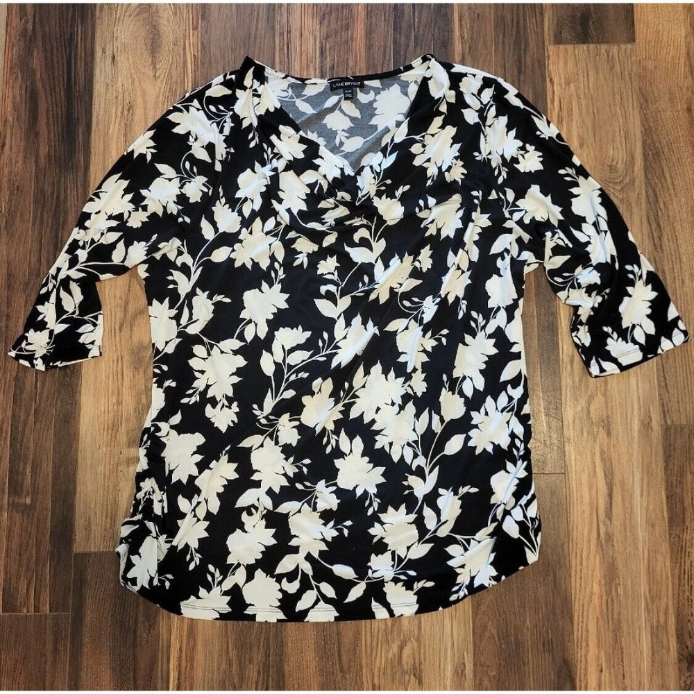 Lane Bryant 3/4 Sleeve Tunic Top Size 26/28 Black White Floral Rouched Cascade